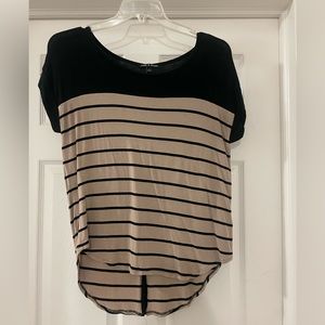 Women’s top with button-down back